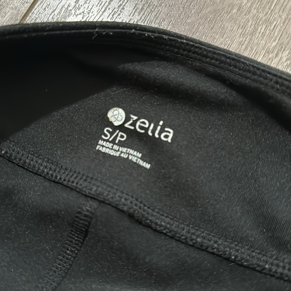 Zella black leggings with white mesh details S - Picture 3 of 3